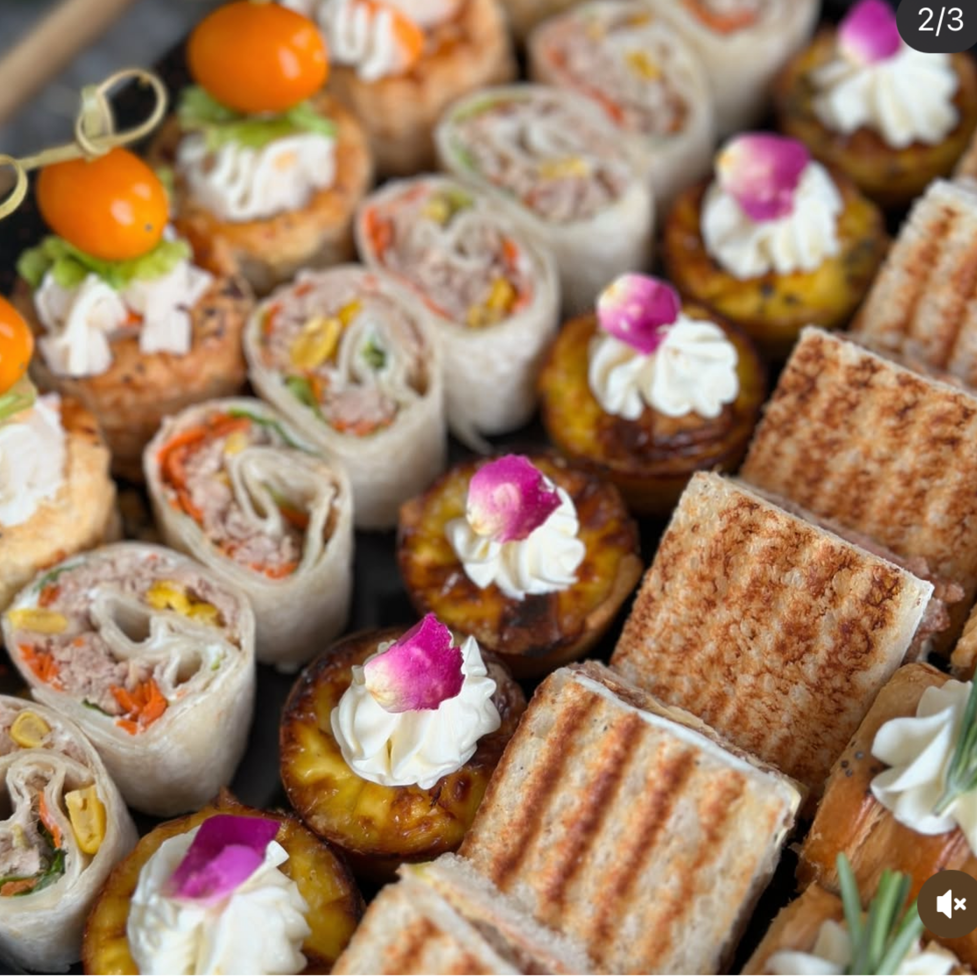 Plateau Salé Assorti – Mini Bouchées